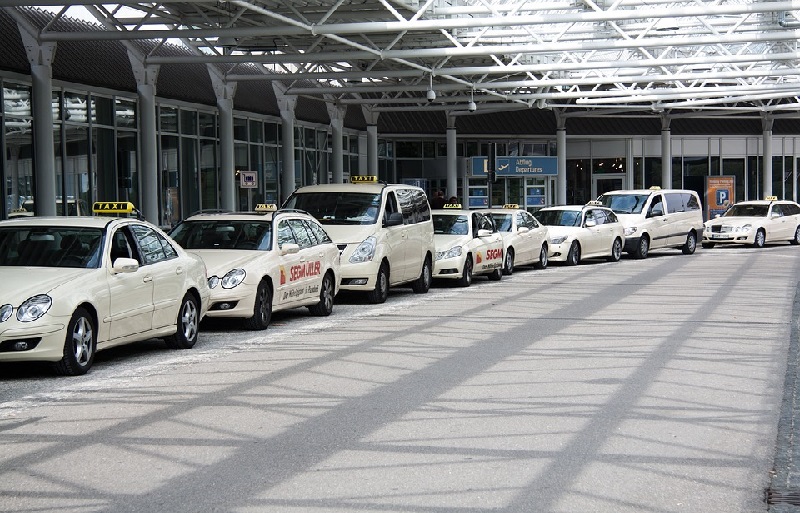 München Flughafen Kurz Parken Taxi